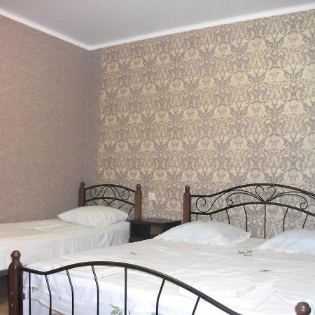 Guesthouse On Kabardinskaya 139A กากรา ภายนอก รูปภาพ